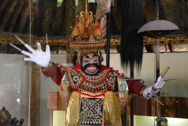 The north pavilion, Gedung Tabanan, is dedicated to Balinese dance