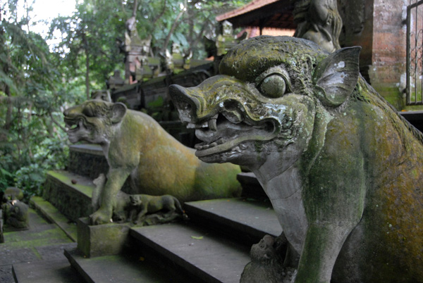 Monkey Forest Temple - Pura Dalem Agung