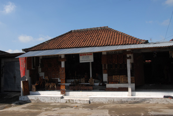Woodcarvers shop, Katik Langtan (Ubud)