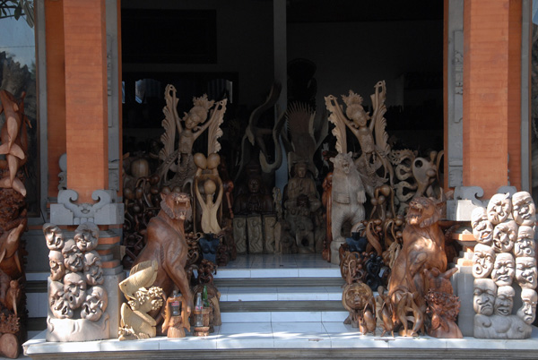 Woodcarvers shop, Katik Langtan (Ubud)