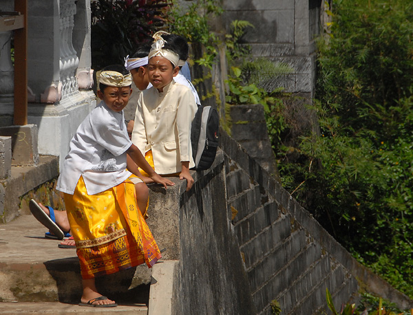 Balinese schoolchildren
