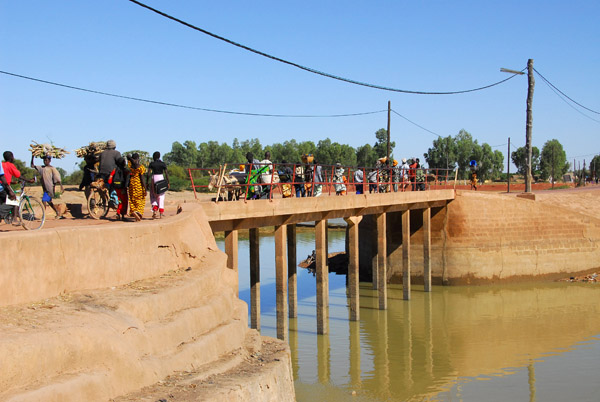 The eastern bridge, Pont de Seymani, Djenné, Mali