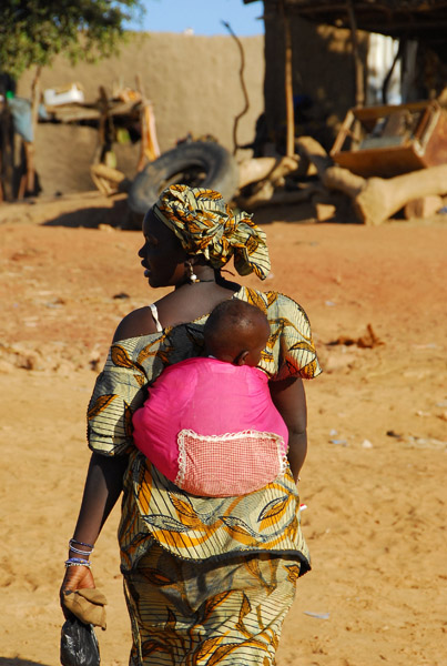 Low-maintenance baby-transport, Mali
