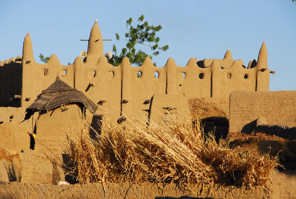 Mudbrick mosque in a village between Djenné and the main Bamako-Mopti highway