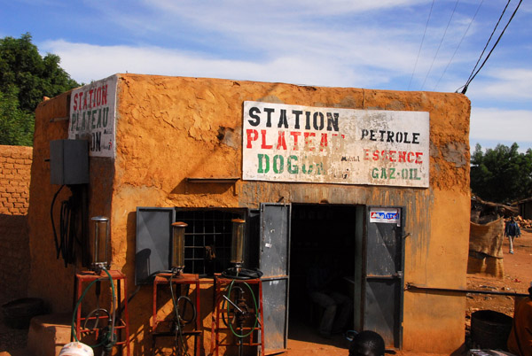 Bangiagara's gas station