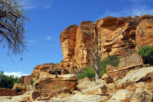 Bandiagara Escarpment rising above the Dogon village of Tereli