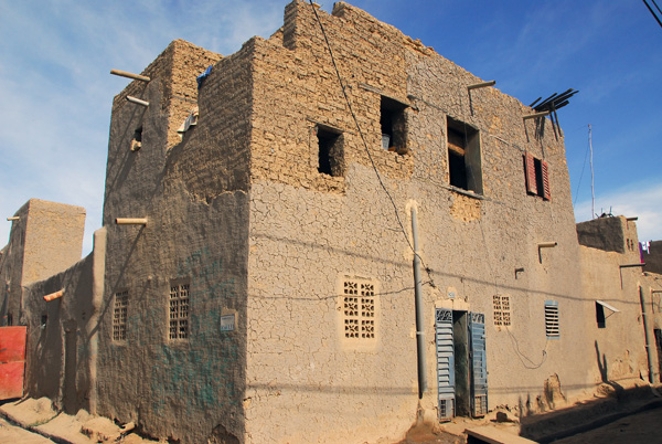 Mud-brick building, Komoguel (Mopti)