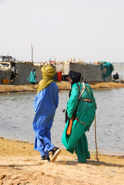 Tuareg men by the Timbuktu ferry