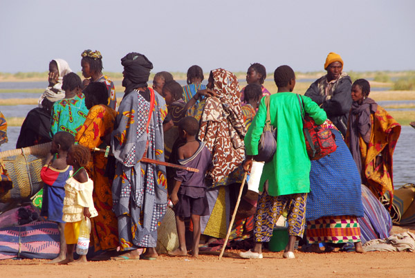 Bella clan at the Timbuktu ferry, Mali