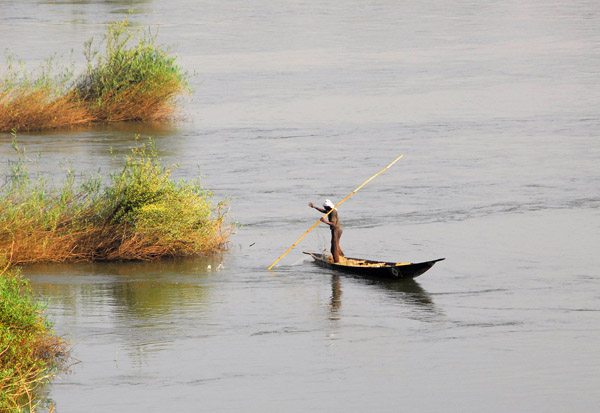 Fisherman on the Niger River, Bamako, Mali