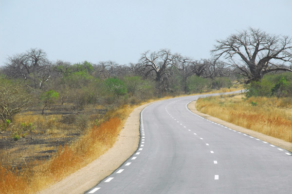 Unfortunately, this beautiful road does not penetrate far into Mali. After Kayes it is rough dirt track