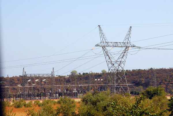 Power lines from the hydroelectric station at Félou, Mali