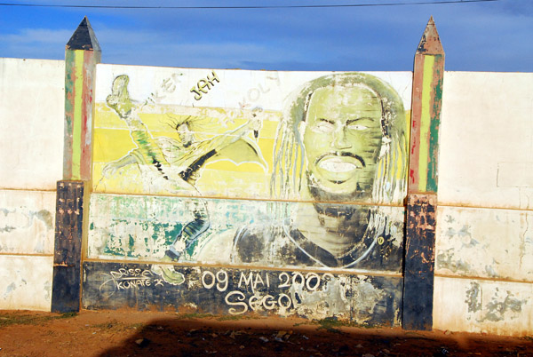 Faded painted wall, Ségou, Mali