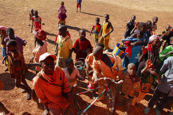 Village kids see us off, Mali
