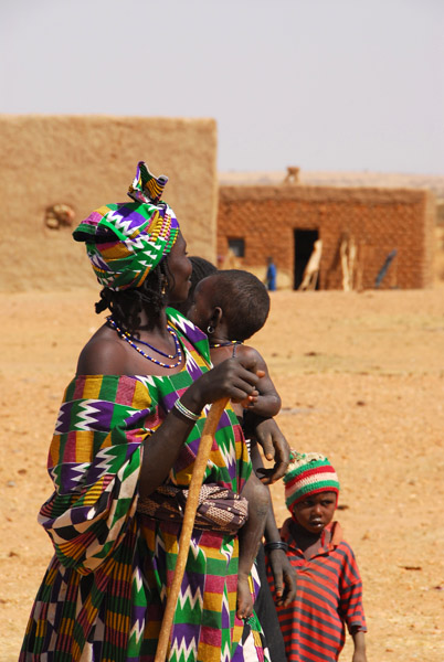 Woman with children, eastern Mali