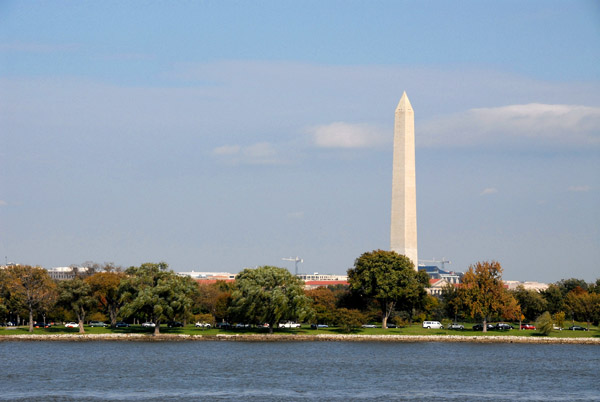 Washington Monument seen across the Potomac River