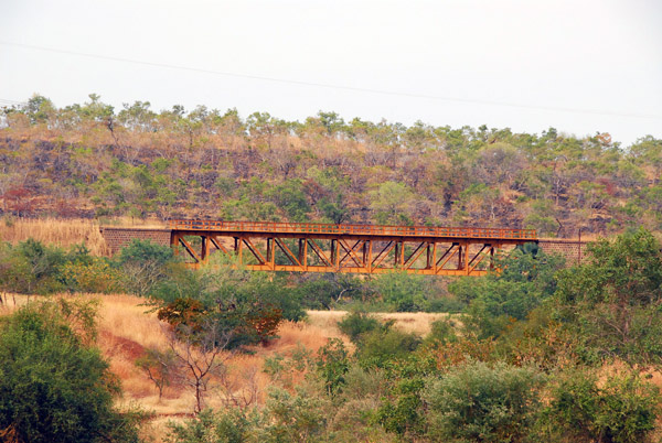 Since the railroad connects Kayes with the capital Bamako, upgrading the road is a very low priority