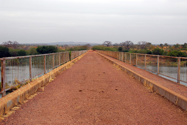 Bridge across the Senegal River between Diamou and Sélinkégni, Mali