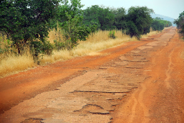 The poorly maintained road between between Diamou and Sélinkégni, Mali