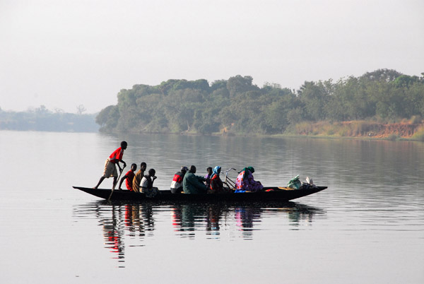 Pirogue crossing the Bafing River, Mali