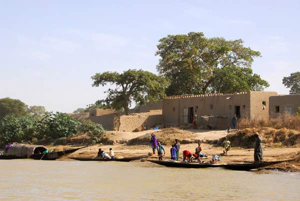 Substantial village along the Niger River, Mali