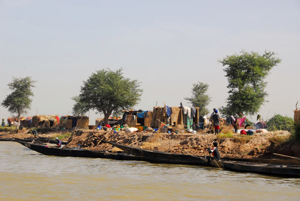 Fishing village along the Niger River