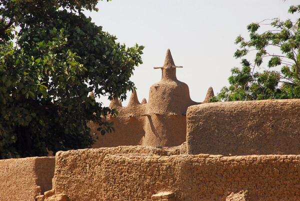 Mudbrick mosque, north bank, Niger River, Mali