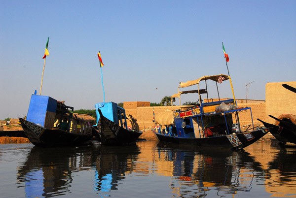 Harbor of Konna, Mali, on the Niger River