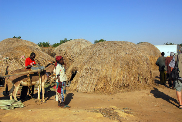 Huts, Konna, Mali