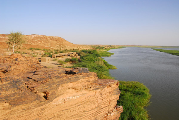 Cliff overlooking the Niger at Labbézanga, Niger