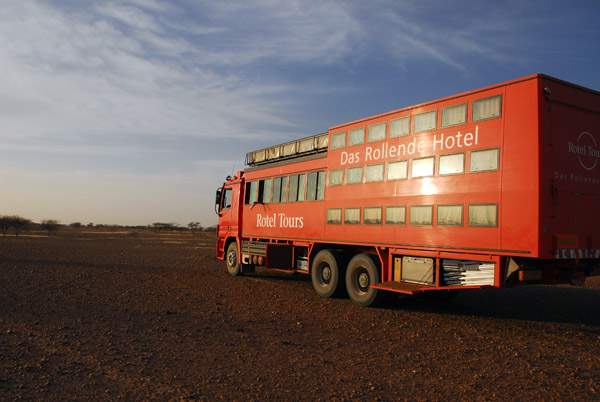 Rotel 20-passenger truck, Niger