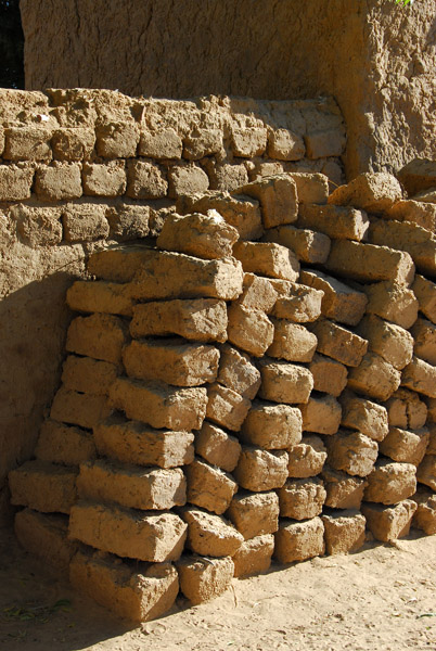 New mud bricks used in construction, Niger
