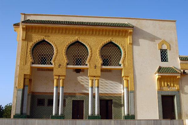 Side view, Grand Mosque, Niamez