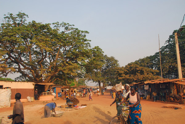 Road from the market to downtown Abomey