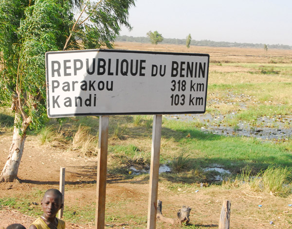 Welcome to the Republic of Benin, arriving from the Niger River bridge