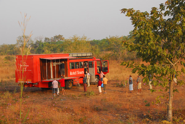 Rotel breaking camp, Benin