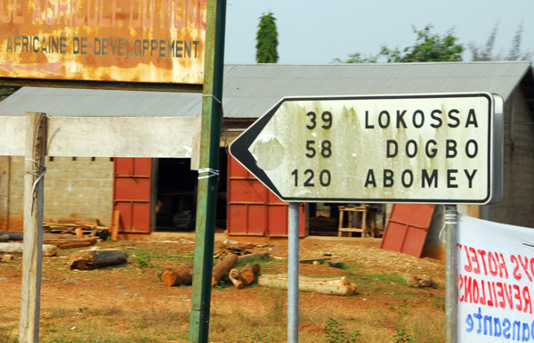 Turnoff for Abomey and Lokossa, Benin