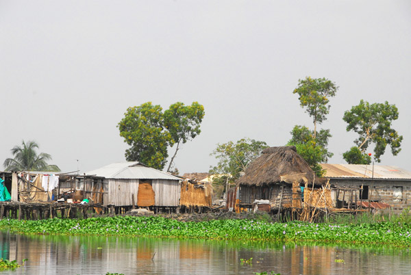 Ganvi, Lac Nakou, Bnin