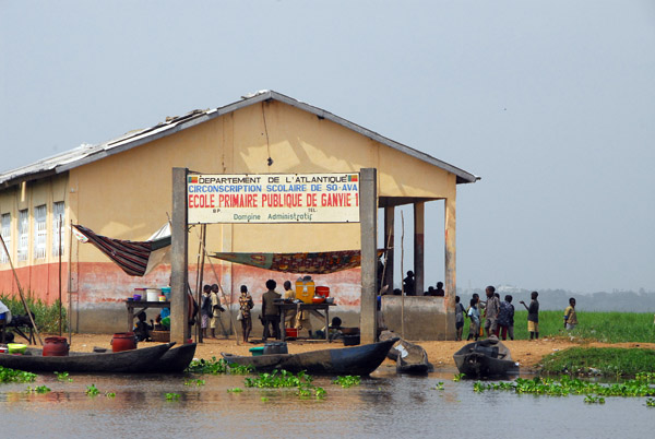 Ecole Primaire Publique de Ganvi, the local school built on a sandy island