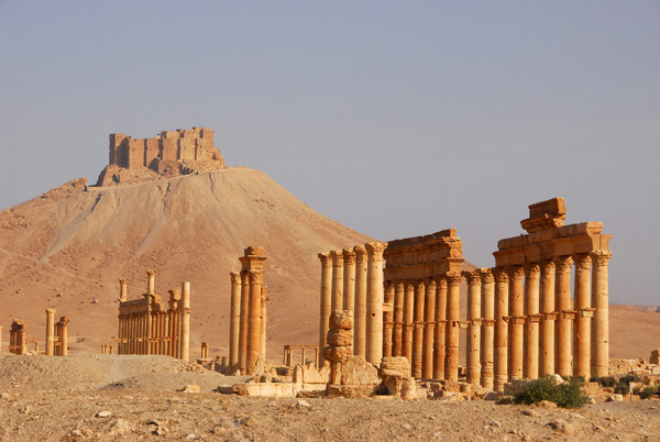Grand Colonnade heading towards Diocletians Camp and the Arab Citadel, Palmyra