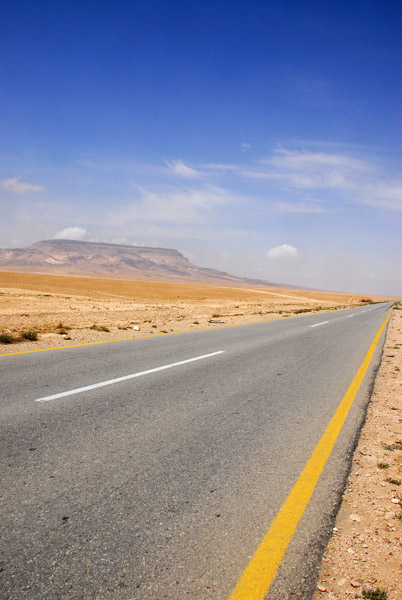 Road through the Syrian desert