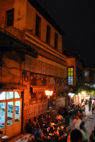 Annatta Street at night