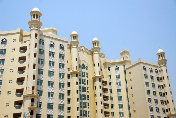 Shoreline Apartments, trunk of Palm Jumeirah