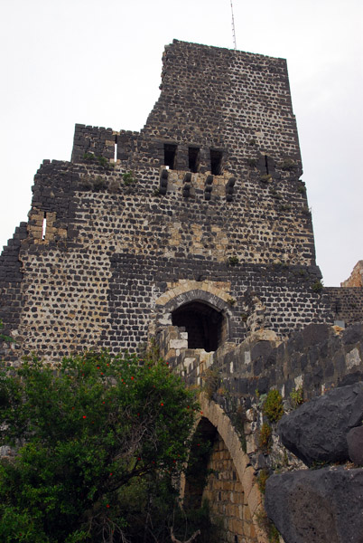 The main gatehouse to Marqeb Castle