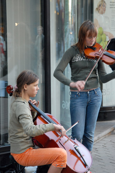 Street musicians, Riga