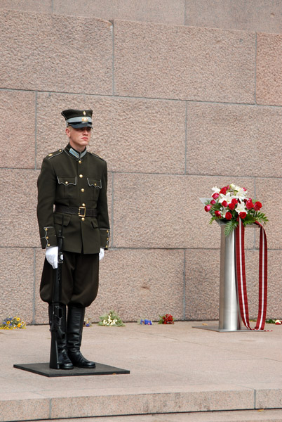 Honor guard at the Freedom Monument
