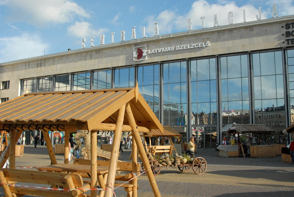 Stancijas laukums - Bahnhofplatz, Riga