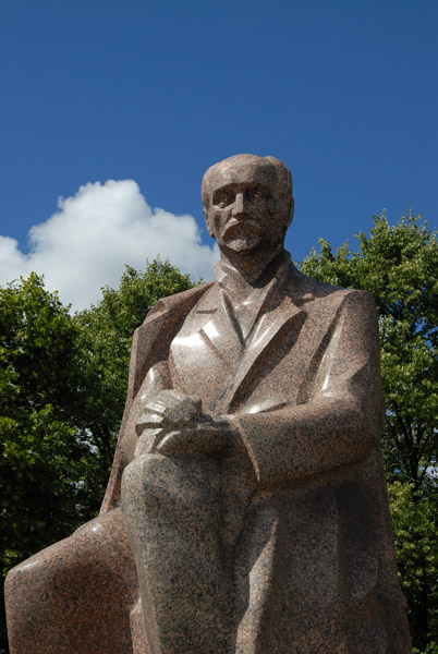Statue of Latvian poet and playwright Rainis, Esplanade park, Riga