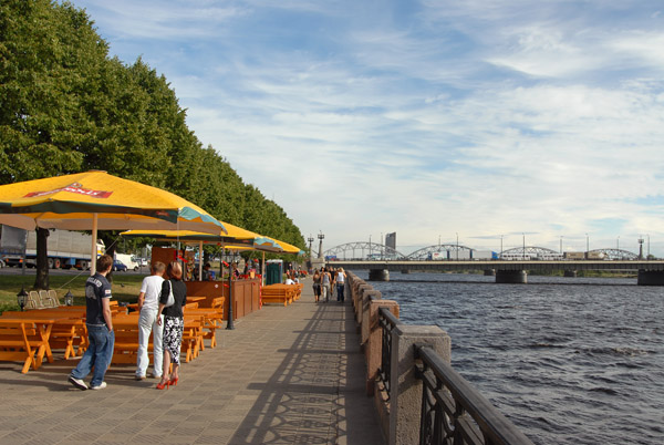 Riverside promenade, Riga