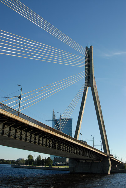 Riga's cable-stayed Vansu tilts - 312m